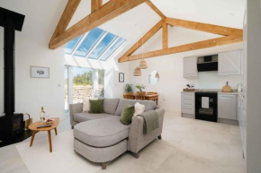 Meadow View Barn, Rural St Ives, Cornwall. Brand New 2 Bedroom Idyllic Contemporary Cottage With Log Burner.